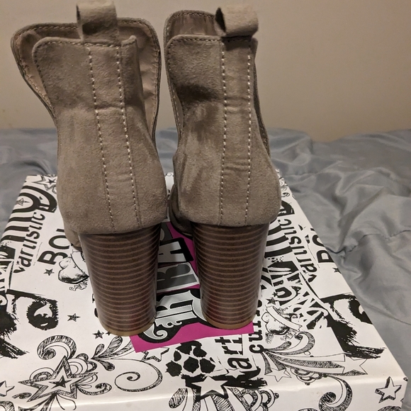 Brash faux suede peep toe  block heel ankle booties with side cutouts Taupe 5 - Picture 8 of 10